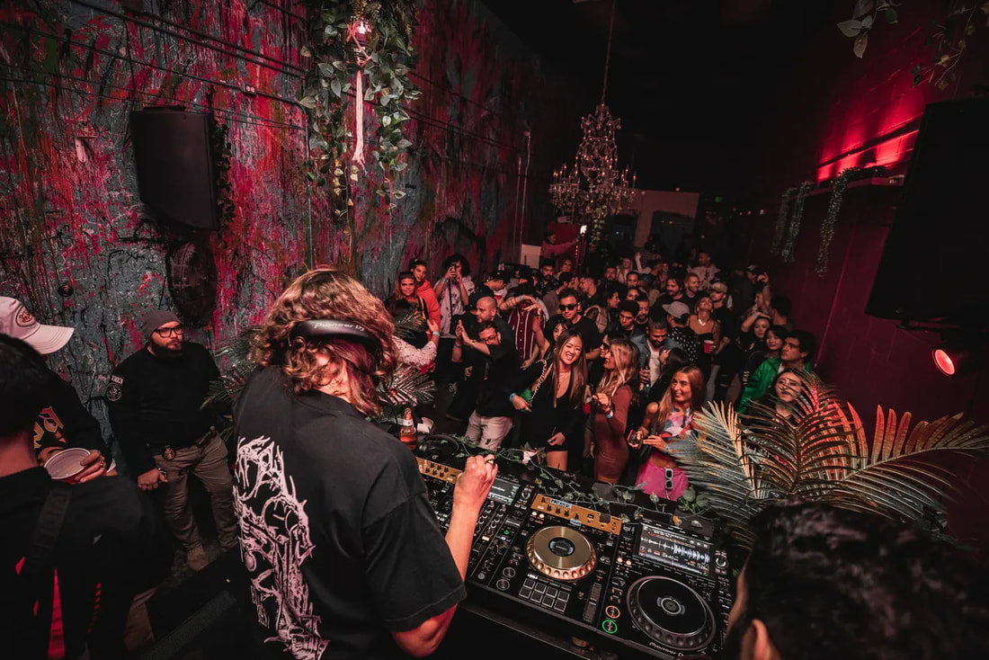 Bingewatch performing at Blind Tiger